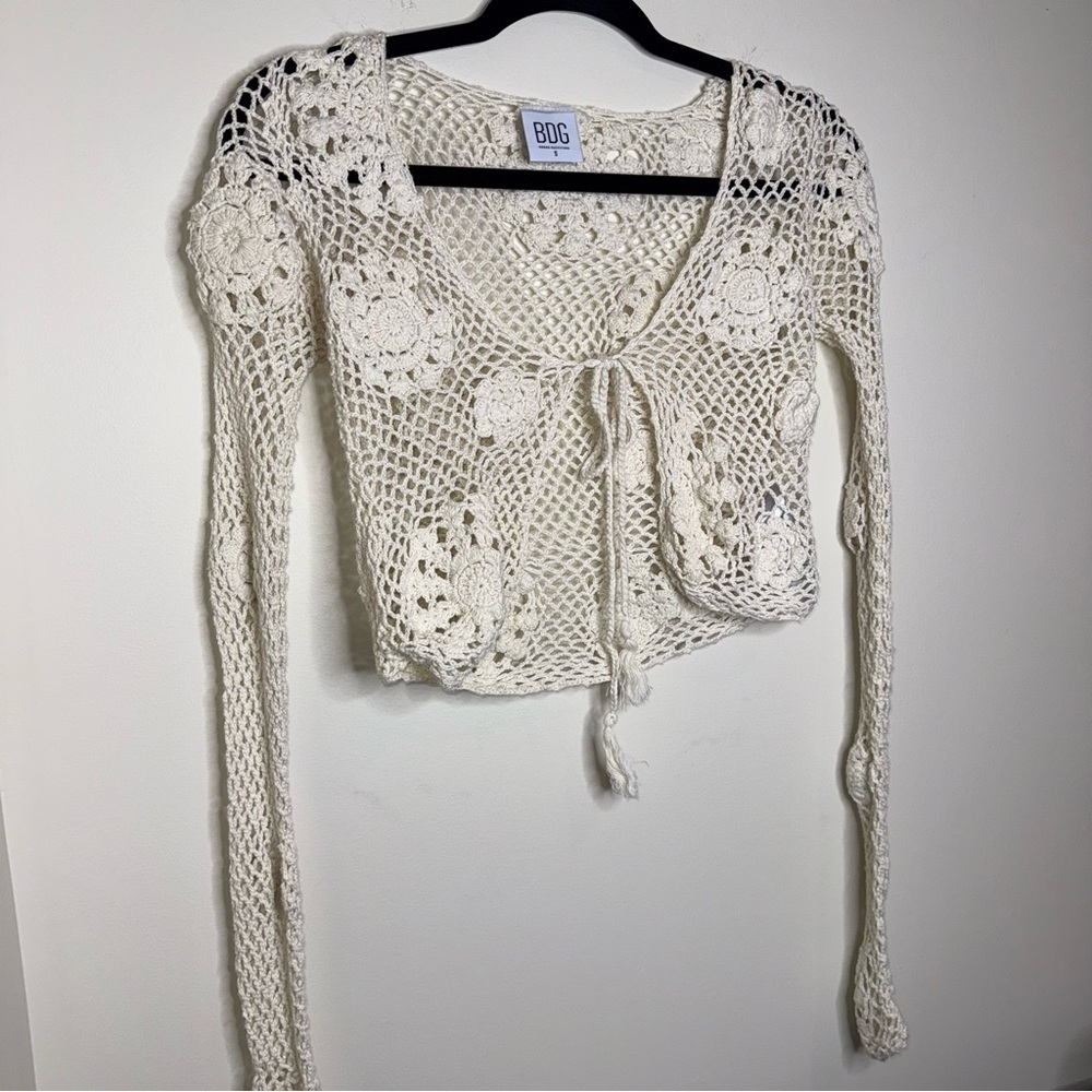 BDG Cream Crochet Floral Blouse - Picture 3 of 5